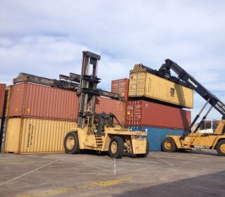 TRANSPORTE-DE-CONTENEDORES-MARÍTIMOS (5)