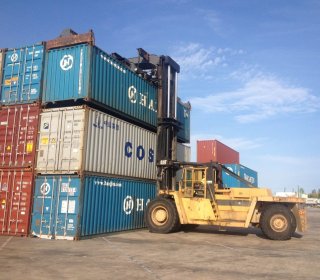 TRANSPORTE-DE-CONTENEDORES-MARÍTIMOS (2)